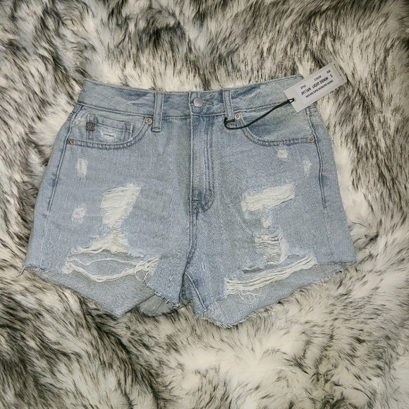 Justusa shorts - Picture 1 of 5